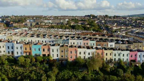 Disparo-De-Drone-Panorámica-A-Través-De-Los-Suburbios-De-Totterdown-03