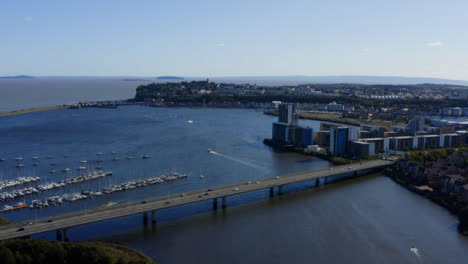 Drone-Shot-Orbitando-El-Puente-Sobre-El-Río-Severn-02