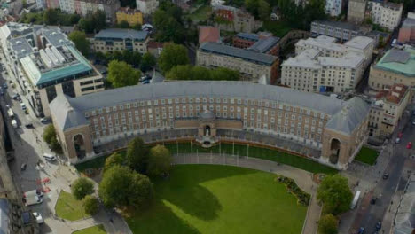 Drone-Shot-Orbitando-El-Edificio-Del-Ayuntamiento-De-Bristol-En-Bristol-Versión-Larga