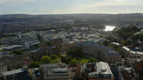 Disparo-De-Dron-Orbitando-Alrededor-Del-Edificio-Del-Ayuntamiento-De-Bristol-En-Bristol-Versión-Corta-1-De-2