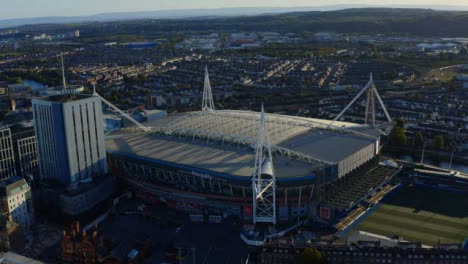 Disparo-De-Dron-Orbitando-El-Estadio-Del-Principado-En-Cardiff-Versión-Corta-3-De-3