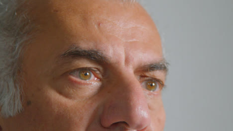 Nahaufnahme-Der-Augen-Eines-älteren-Mannes