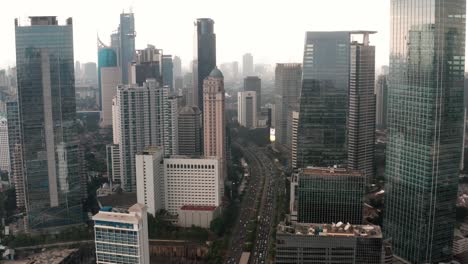 Drohnenschuss-über-Dem-Geschäftigen-Süden-Von-Jakarta