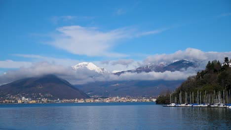 Blick-Auf-Den-Lago-Maggiore-Mit-Bergen-In-Italien