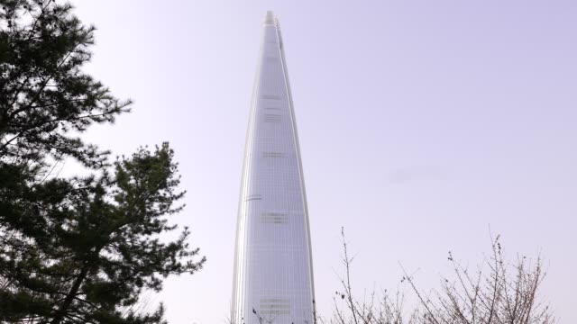Lotte-World-Tower-against-sky,-Seoul,-South-Korea