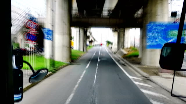 lapso-de-tiempo-disparo-desde-dentro-del-bus-tour-camino-calle-y-alta-de-Japón