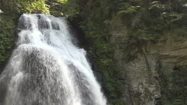 Waterfall-of-Bansyo-in-Summer,-Matsumoto,-Nagano,-Japan