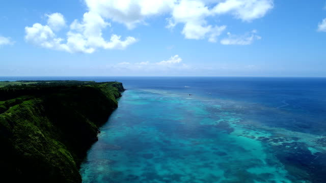el-hermoso-paisaje-marino-en-Okinawa-en-Japón