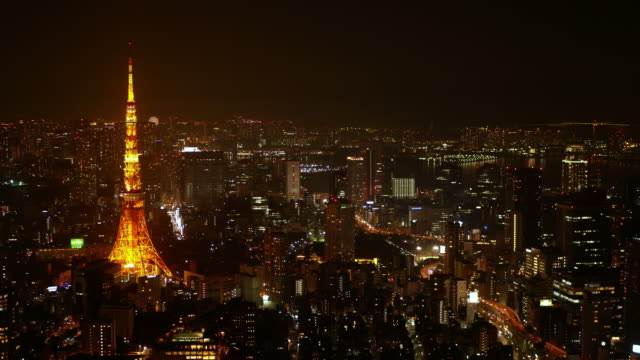 Vista-de-pájaro---vista-nocturna-de-la-ciudad-de-Tokio