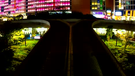 Nacht-Zeitraffer-4K-in-Shinjuku-rotary-flachen-Winkel-vergrößern