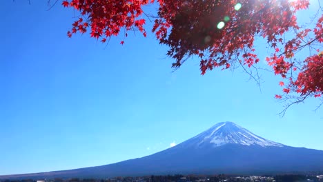Fuji-Bergblick-auf-den-See-im-Herbst