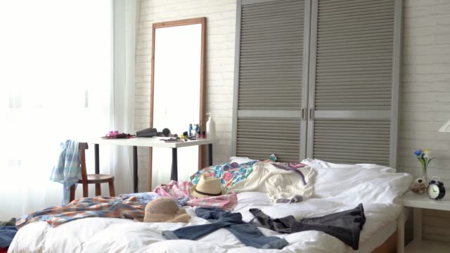 scene-of-the-modern-girl's-bedroom