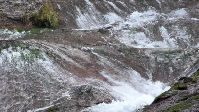 Wasserfall-von-Oshidori-im-Sommer,-Japan,-Nagano.