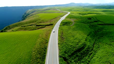 Landschaft-des-Aso-in-Japan