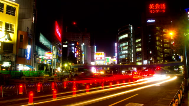 En-construcción-la-noche-caer-resolución-de-4-K-en-Shinjuku-gran-tiro