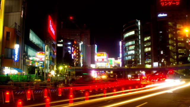 Under-construction-Night-lapse-at-Shinjuku-slow-shutter-zoom-out