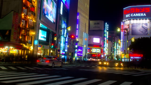 Night-lapse-4K-at-Shinjuku-street