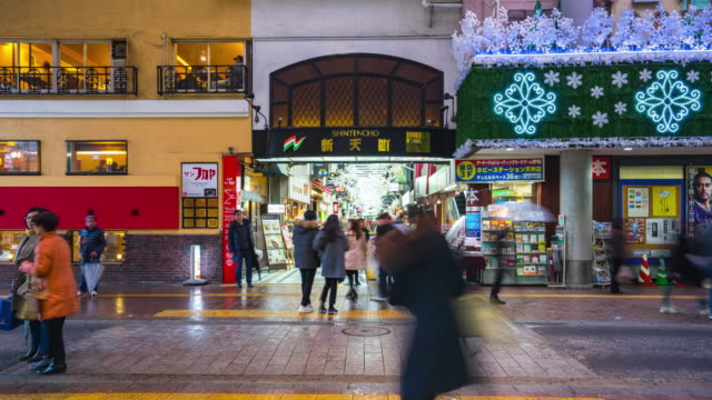 Vídeo-timelapse-de-Shintencho-comercial-en-Tenjin-en-Hakata,-Fukuoka,-Japón