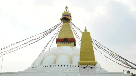 Die-größte-Stupa-Boudhanath-im-Tal-von-Kathmandu,-Nepal.