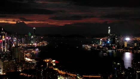 4-k-video-aéreo-escena-de-ciudad-de-Hong-Kong-con-la-escena-de-Victoria-Bahía-de-noche