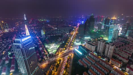 Nachtbeleuchtung-China-shanghai-Stadt-Straße-Kreuzung-Stadtbild-aerial-Panorama-4k-Zeitraffer