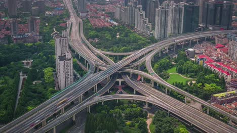 China-shanghai-Sommertag-Stadt-Verkehr-Straße-Kreuzung-Dach-Top-Panorama-4k-Zeitraffer