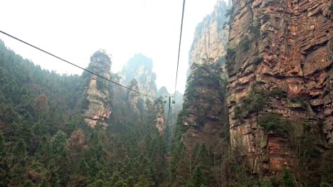 The-cable-car-crosses-in-Zhangjiajie,-China