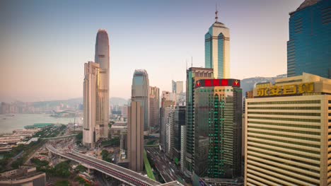 China-Hong-Kong-City-Sonnenuntergang-Verkehr-Straße-auf-dem-Dach-Bucht-Panorama-4k-Zeitraffer