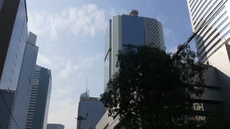 sonnigen-Hong-Kong-Stadt-Zentrum-mit-der-Straßenbahn-Straße-Panorama-4k-china
