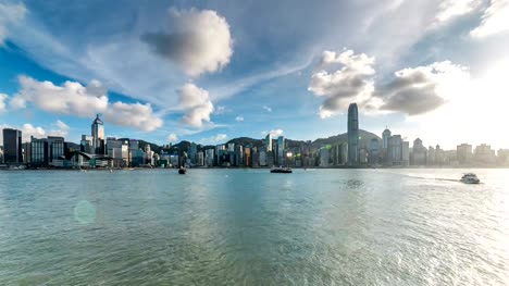 Zeitraffer-von-Hong-Kong-Skyline-und-Victoria-Hafen,-Tag-Cloud,