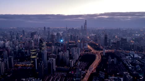 Luftaufnahme-von-Shanghai-in-der-Morgendämmerung,-Zeitraffer