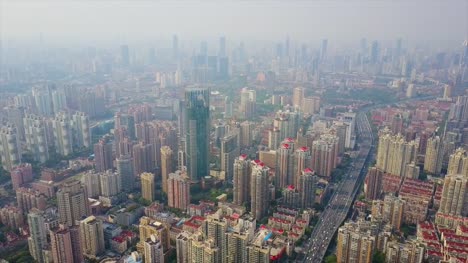 sonnigen-Sonnenuntergang-China-shanghai-Stadtbild-Verkehr-Straße-aerial-Panorama-4k