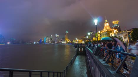 regnerischen-Nacht-shanghai-Bund-Bucht-voll-Panorama-4k-Zeitraffer-China