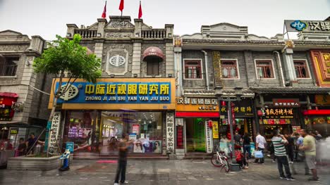 wuhan-city-pedestrian-walking-street-day-time-old-buildings-front-panorama-4k-time-lapse-china