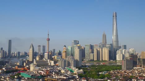 sonniger-Tag-shanghai-Stadtbild-Innenstadt-von-berühmten-Türmen-Bucht-auf-dem-Dach-Panorama-4k-China