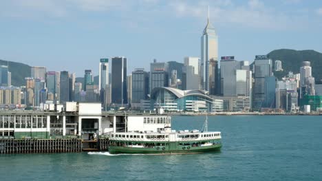 Victoria-Harbour-und-die-Skyline-von-Hong-Kong-Island