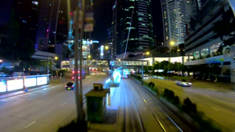 Blick-auf-Hong-Kong-Stadt-belebten-Straßen-von-Straßenbahnen