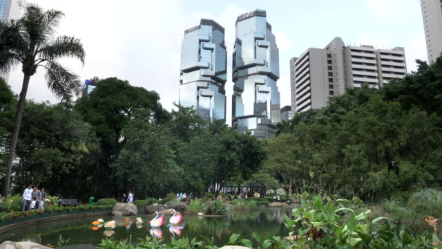 Pfanne-von-der-Botanischen-Gärten-und-Lippo-Gebäude-in-Hong-kong