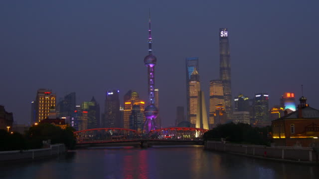 Sonnenuntergangszeit-Beleuchtung-shanghai-Stadt-berühmten-downtown-River-Bay-Panorama-4k-china