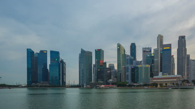 Singapur-Skyline-von-Tag-zu-Nacht-Zeitraffer-in-Singapur-Stadt-Zeitraffer-4K
