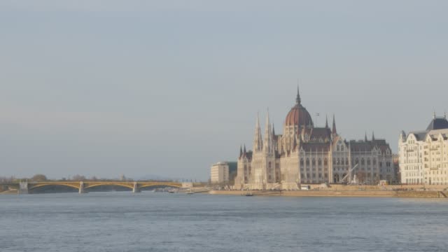 Beautiful--Parliament-building-in-Hungary-located-in-Budapest-by-the-day-4K