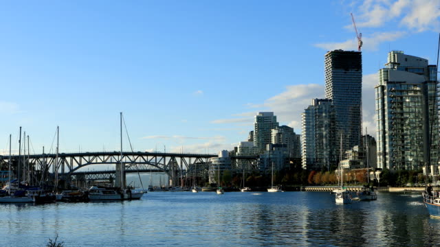 Skyscrapers-and-bridge-in-Vancouver,-British-Columbia
