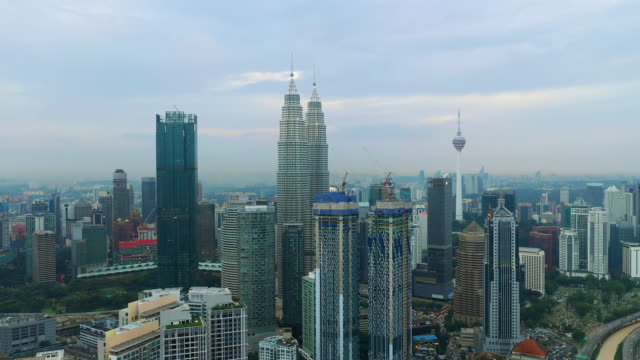 Abend-Zeit-Kuala-Lumpur-Stadtzentrum-Antenne-Panorama-4k-Malaysia