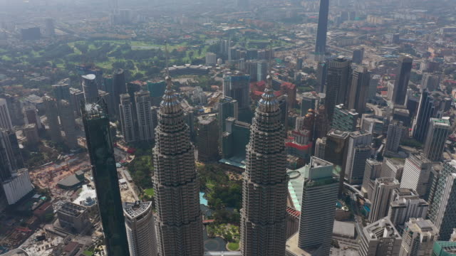 Sonnliche-Tag-Kuala-Lumpur-Innenstadt-Innenstadt-Luftbild-4k-malaysia