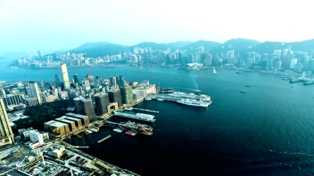 Hong-Kong,-China-–-Nov-16,2014:-Der-Vogel-Blick-auf-Victoria-Harbour-in-Hongkong,-China