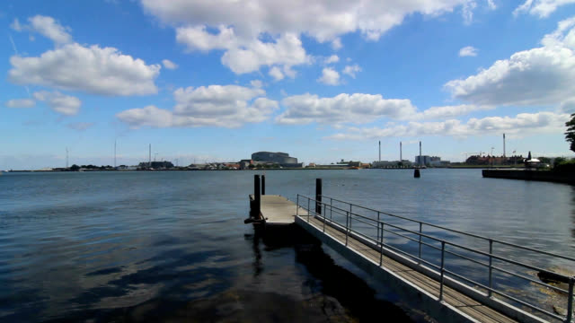 Blick-auf-das-Meer-im-Hafen-von-Kopenhagen