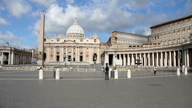 Plaza-de-San-Pedro,-Roma