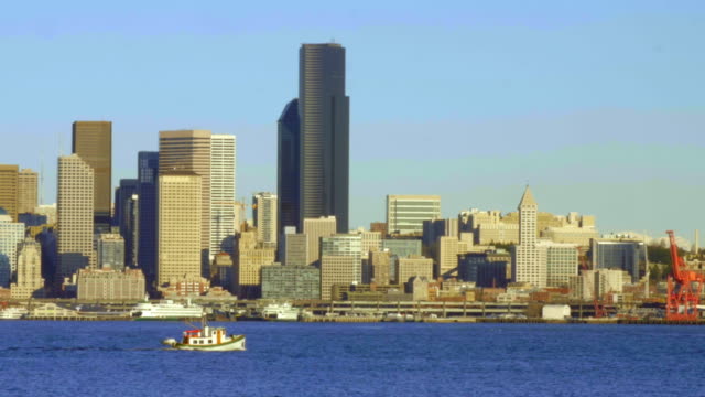 Boot-vor-Stadtlandschaft-von-der-Innenstadt-von-Seattle