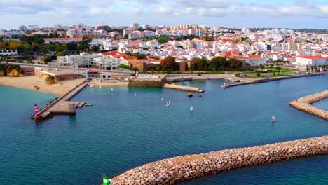 Luftaufnahmen-von-der-Stadt-Lagos-Algarve-Portugal