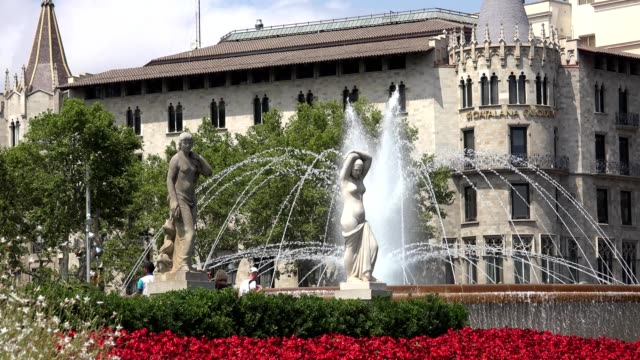 Statues-Water-Fountain-And-Spanish-Architecture-Of-Barcelona